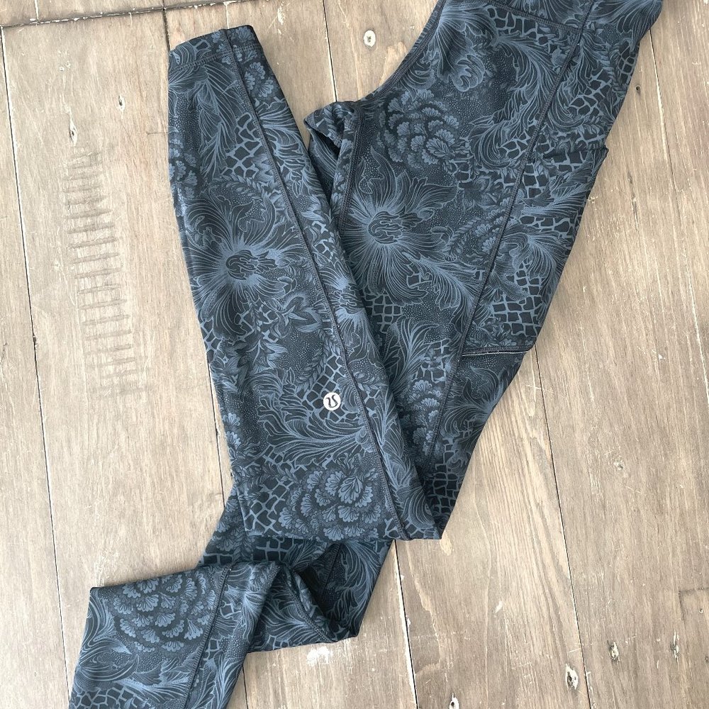 Lululemon 3/4 length leggings size 4